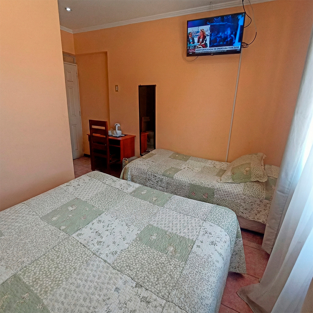 Habitación Familiar o Triple - Alojamiento Económico en Talca